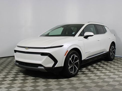 Used 2024 Chevrolet Equinox EV LT image 3