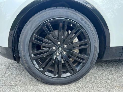 Used 2019 Land Rover Discovery HSE Luxury AWD/4WD image 2