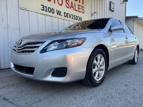 Used 2011 Toyota Camry LE image 6