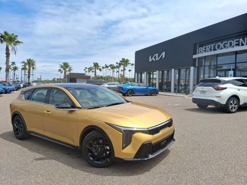 New 2026 Kia K4 GT-Line Turbo FWD image 1
