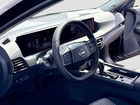 New 2026 Nissan Sentra SV w/ SV Convenience Package FWD image 4