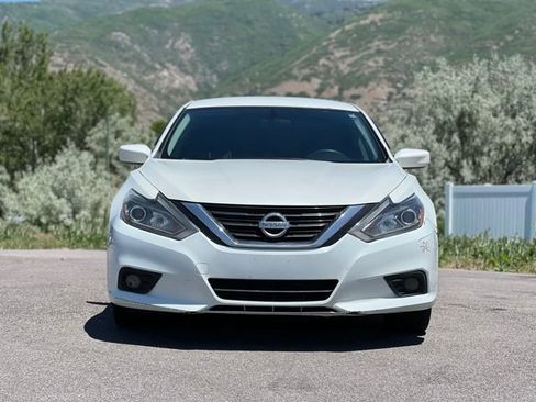 Used 2018 Nissan Altima 2.5 SR w/ SR Special Edition FWD image 2