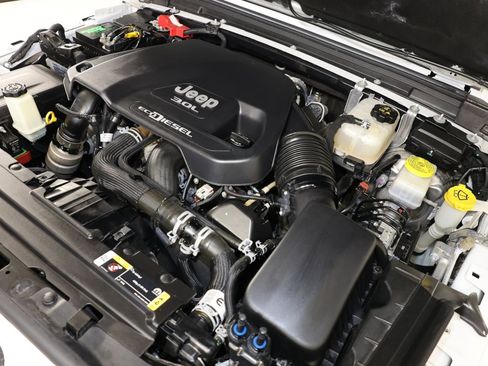 Used 2022 Jeep Wrangler Unlimited Sahara w/ LED Lighting Group image 37