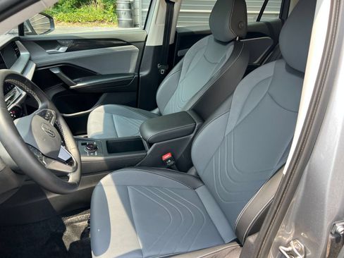 Used 2026 Volkswagen Tiguan SE AWD/4WD image 25