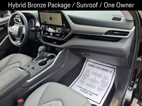 Used 2023 Toyota Highlander Bronze Edition AWD/4WD image 12