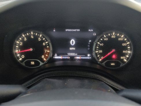 Used 2016 Jeep Renegade Limited image 23