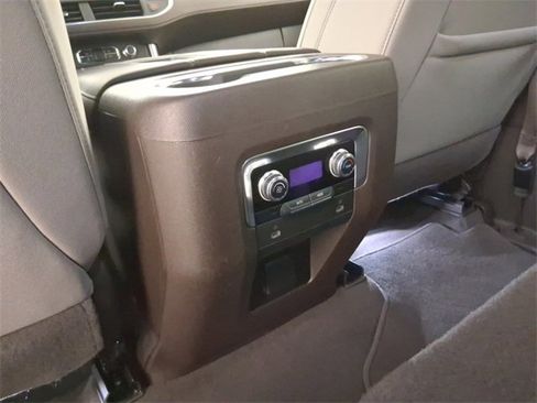 Used 2022 GMC Yukon SLE w/ Gmc Pro Safety Plus Package image 19