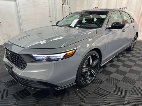 Used 2024 Honda Accord Sport image 4