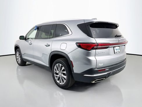 Used 2025 Buick Enclave Preferred image 5