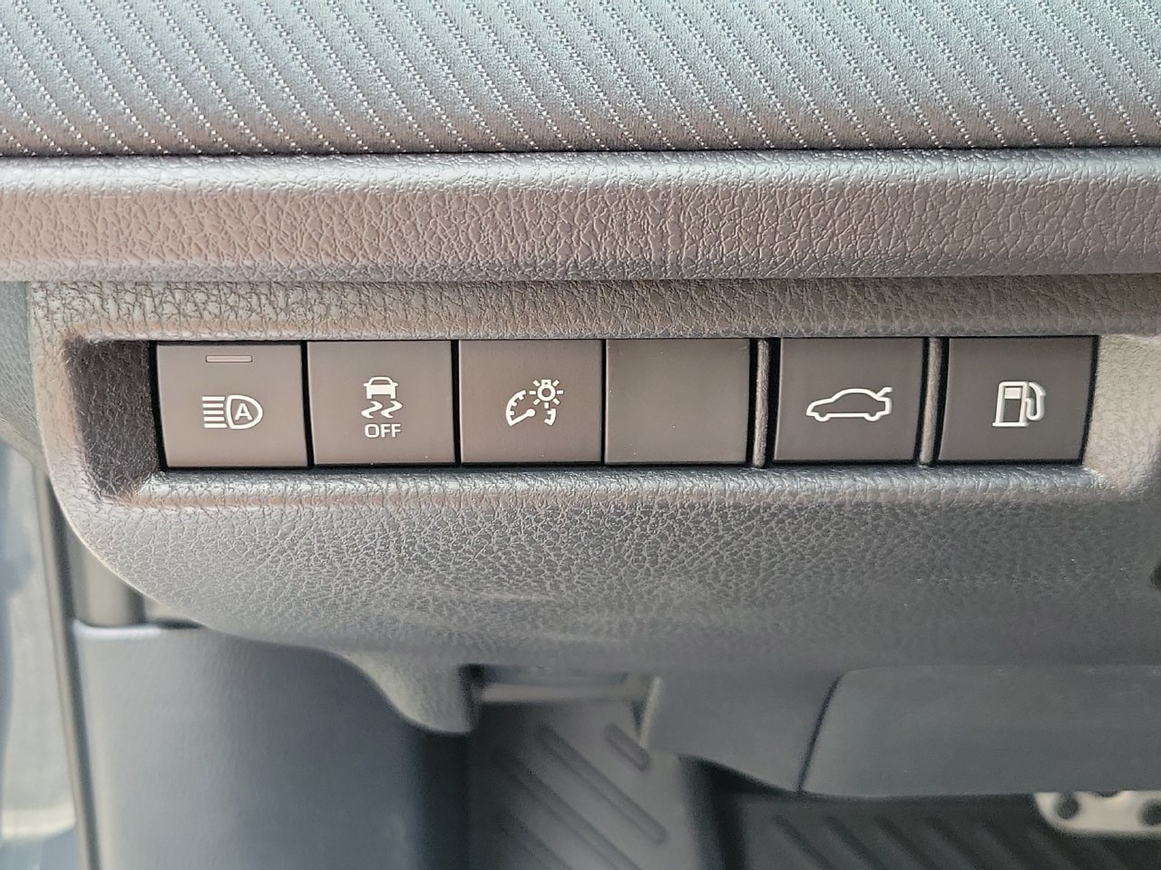 Used 2026 Toyota Camry SE w/ Convenience Package FWD image 32