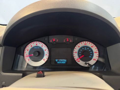 Used 2010 MAZDA Tribute i Sport AWD/4WD image 12