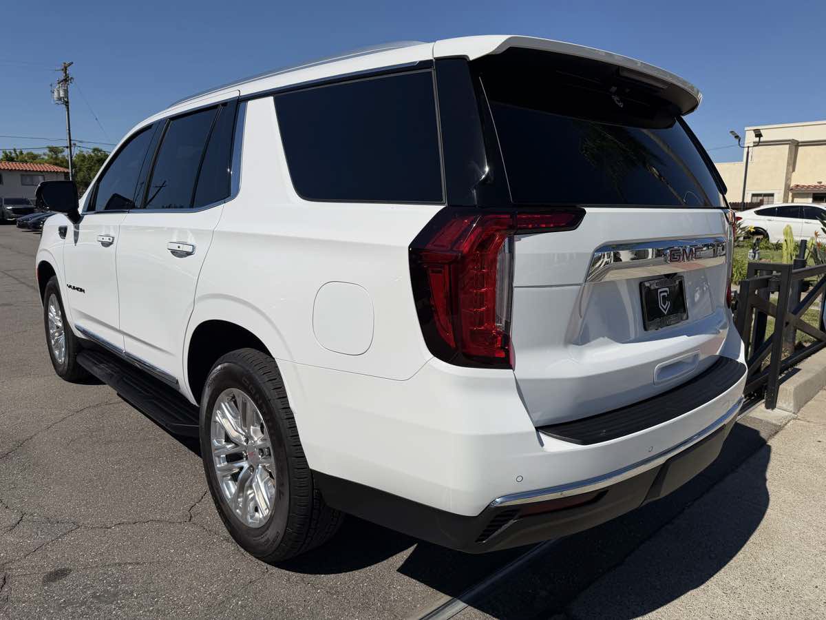 Used 2023 GMC Yukon SLT w/ SLT Premium Package RWD image 4