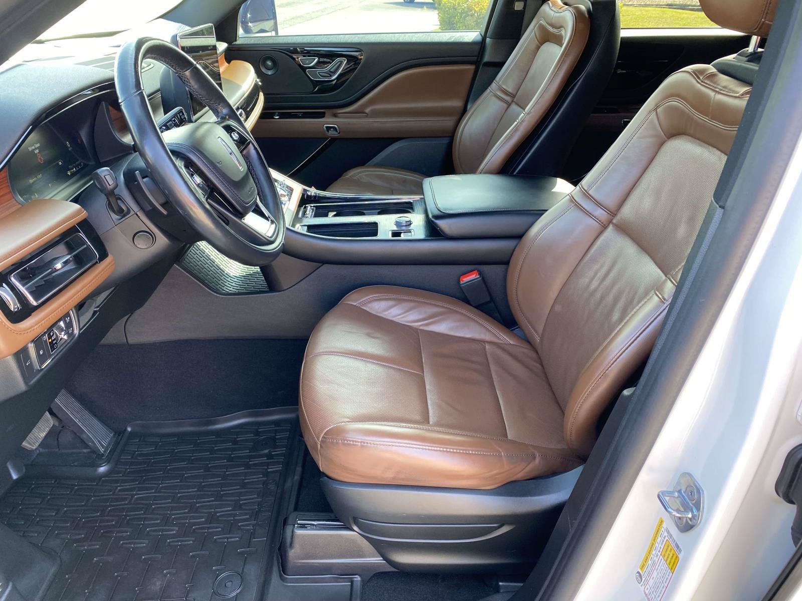 Used 2020 Lincoln Aviator Reserve w/ Elements Package Plus AWD/4WD image 12