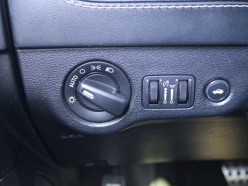 Used 2020 Dodge Charger SRT Hellcat w/ Navigation & Travel Group RWD image 29