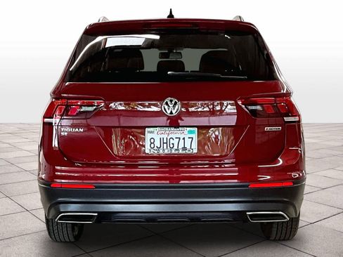 Used 2019 Volkswagen Tiguan SE w/ Panoramic Sunroof Package image 6