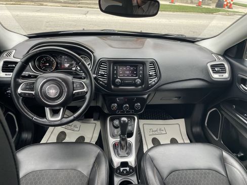 Used 2018 Jeep Compass Latitude w/ Cold Weather Group AWD/4WD image 10