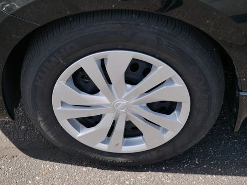 Used 2024 Nissan Versa S w/ Trunk Package FWD image 15