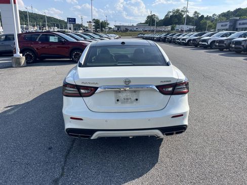 Used 2022 Nissan Maxima Platinum w/ Sport Mat Group FWD image 7