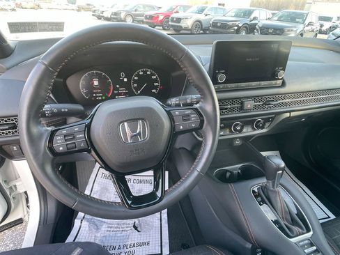 Used 2024 Honda HR-V Sport image 14