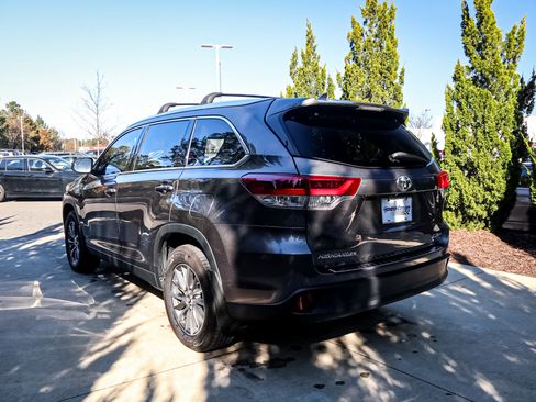 Used 2019 Toyota Highlander XLE image 8