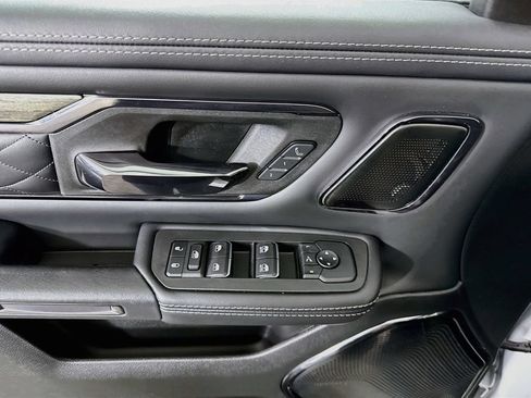 Used 2025 RAM 1500 Limited AWD/4WD image 27