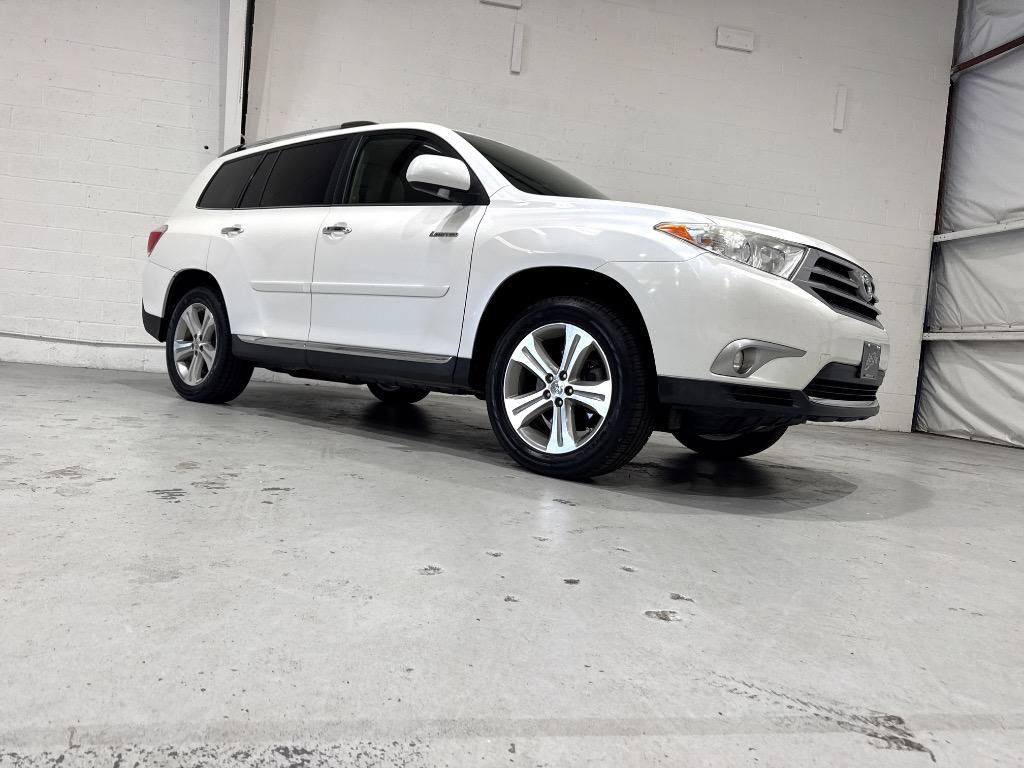 Used 2013 Toyota Highlander Limited AWD/4WD image 8