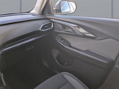 Used 2021 Chevrolet TrailBlazer LT w/ Convenience Package image 18