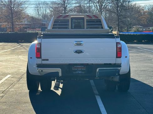 Used 2015 Ford F450 Lariat w/ Lariat Interior Package image 6