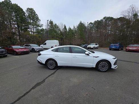 New 2026 Hyundai Sonata Limited FWD image 13