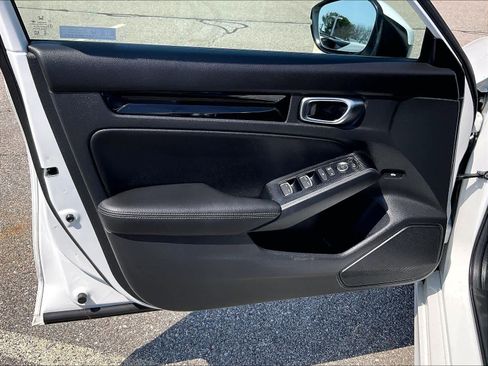 Certified 2024 Honda Civic Touring image 9