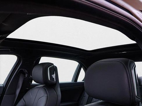 New 2025 BMW i7 eDrive50 w/ Premium Package image 11