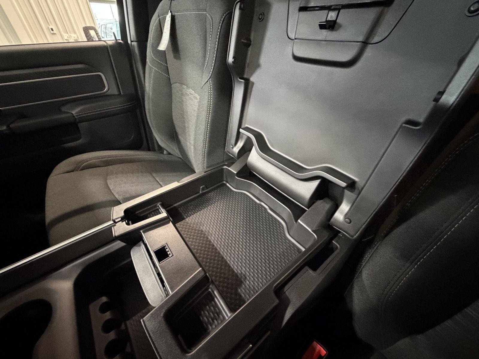 New 2027 RAM 3500 Big Horn AWD/4WD image 13
