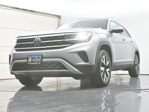 Used 2022 Volkswagen Atlas Cross Sport SE AWD/4WD image 29