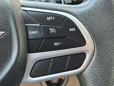 Used 2018 Chrysler Pacifica Touring Plus w/ Tire & Wheel Group image 36