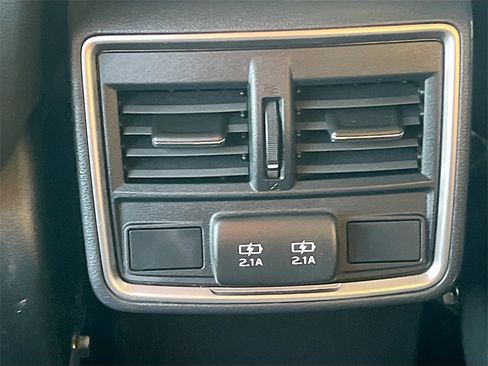 Used 2024 Subaru Forester Premium image 25