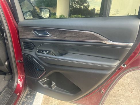 Used 2022 Jeep Grand Cherokee L Overland image 15