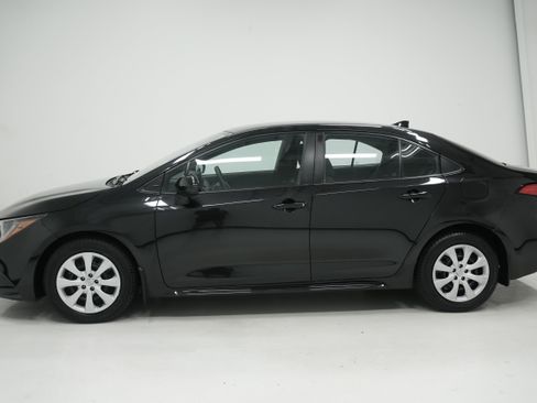 Used 2022 Toyota Corolla LE FWD image 7