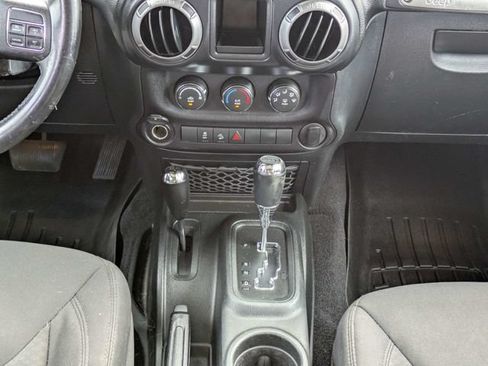 Used 2017 Jeep Wrangler Unlimited Sport w/ Connectivity Group AWD/4WD image 19