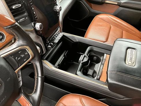 Used 2022 RAM 1500 Limited w/ Body-Colour Bumper Group image 17