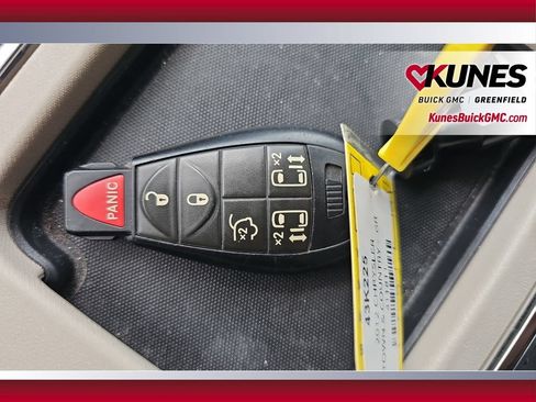 Used 2012 Chrysler Town & Country Touring w/ Entertainment Group #1 FWD image 22
