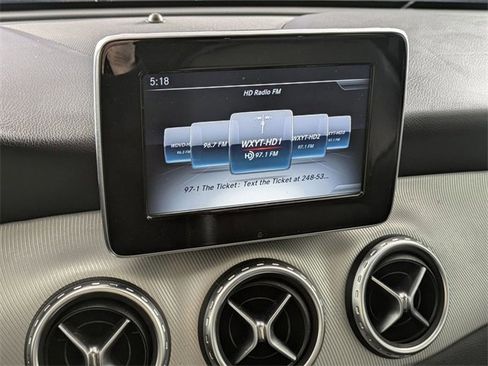 Used 2017 Mercedes-Benz GLA 250 4MATIC image 22