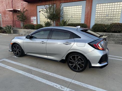 Used 2018 Honda Civic Sport image 3