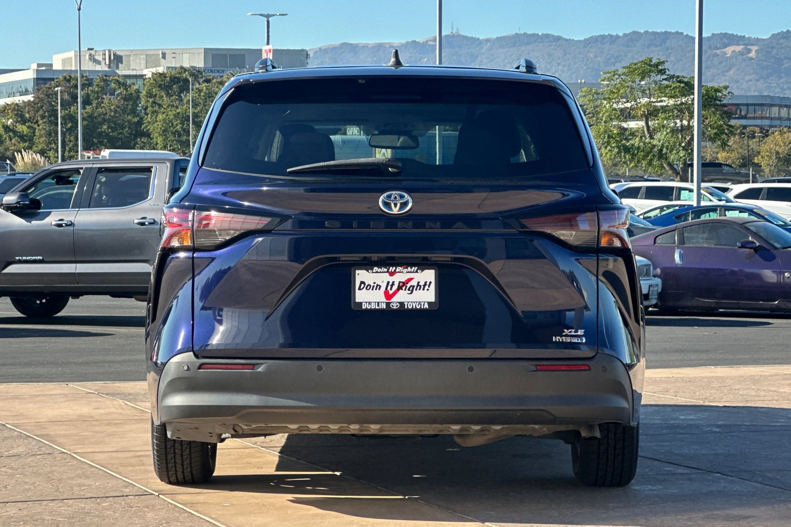 Certified 2023 Toyota Sienna XLE FWD image 6