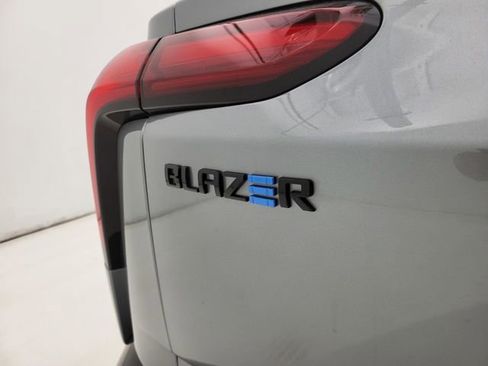 New 2025 Chevrolet Blazer EV RS image 27
