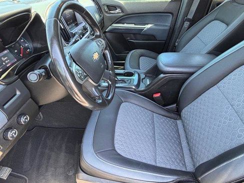 Used 2021 Chevrolet Colorado Z71 AWD/4WD image 16