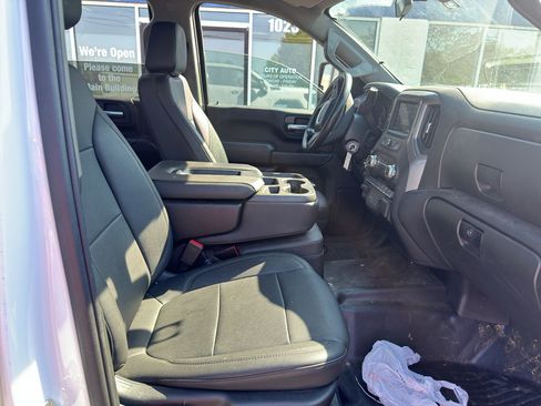 Used 2022 GMC Sierra 2500 Pro w/ Convenience Package image 11