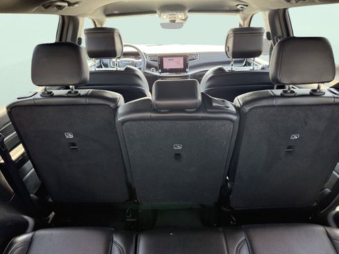 Used 2024 Jeep Wagoneer Series II w/ Flexible Seating Group image 24