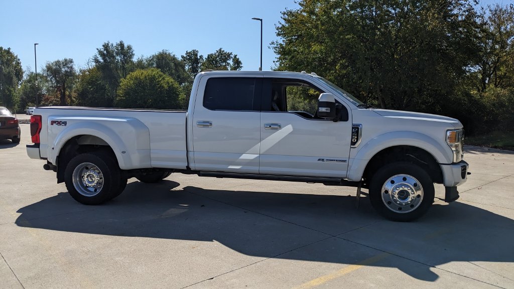 Used 2022 Ford F450 Limited w/ FX4 Off-Road Package AWD/4WD image 2