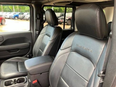 Certified 2019 Jeep Wrangler Unlimited Sahara AWD/4WD image 14