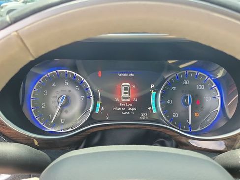 Used 2021 Chrysler Pacifica Limited AWD/4WD image 30